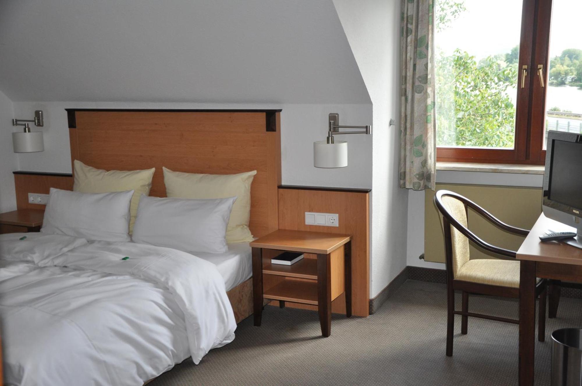 Hotel Gasthof Vogelsang Zellingen Εξωτερικό φωτογραφία